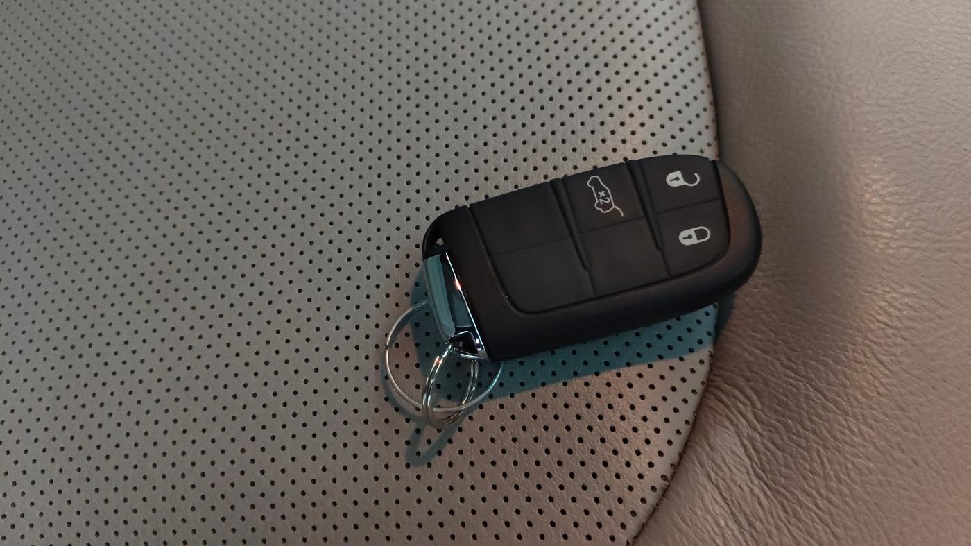 2023 Jeep Compass LIMITED (O) 1.4 PETROL DCT, Petrol, Automatic, 49,877 km, Key Close Up