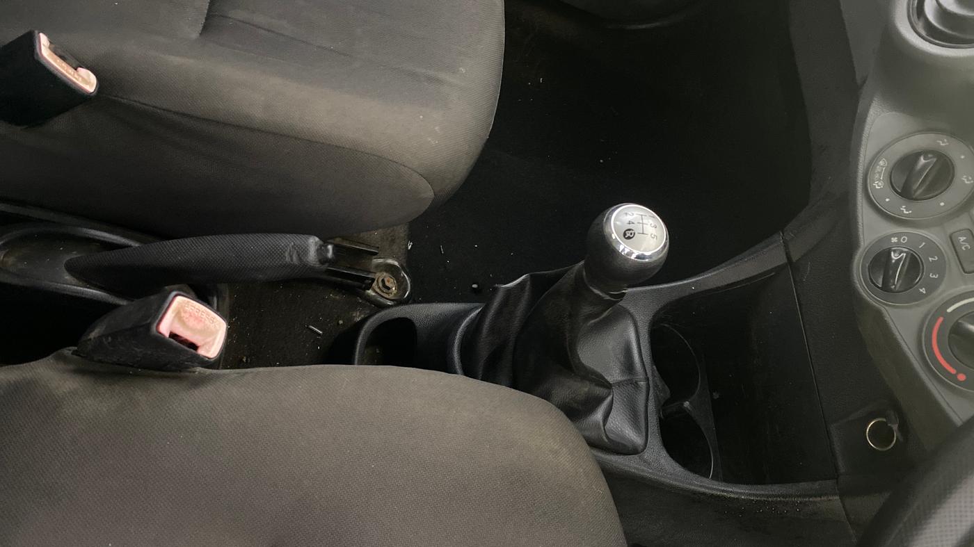 2012 Toyota Etios G, Petrol, Manual, 53,822 km, Gear Lever