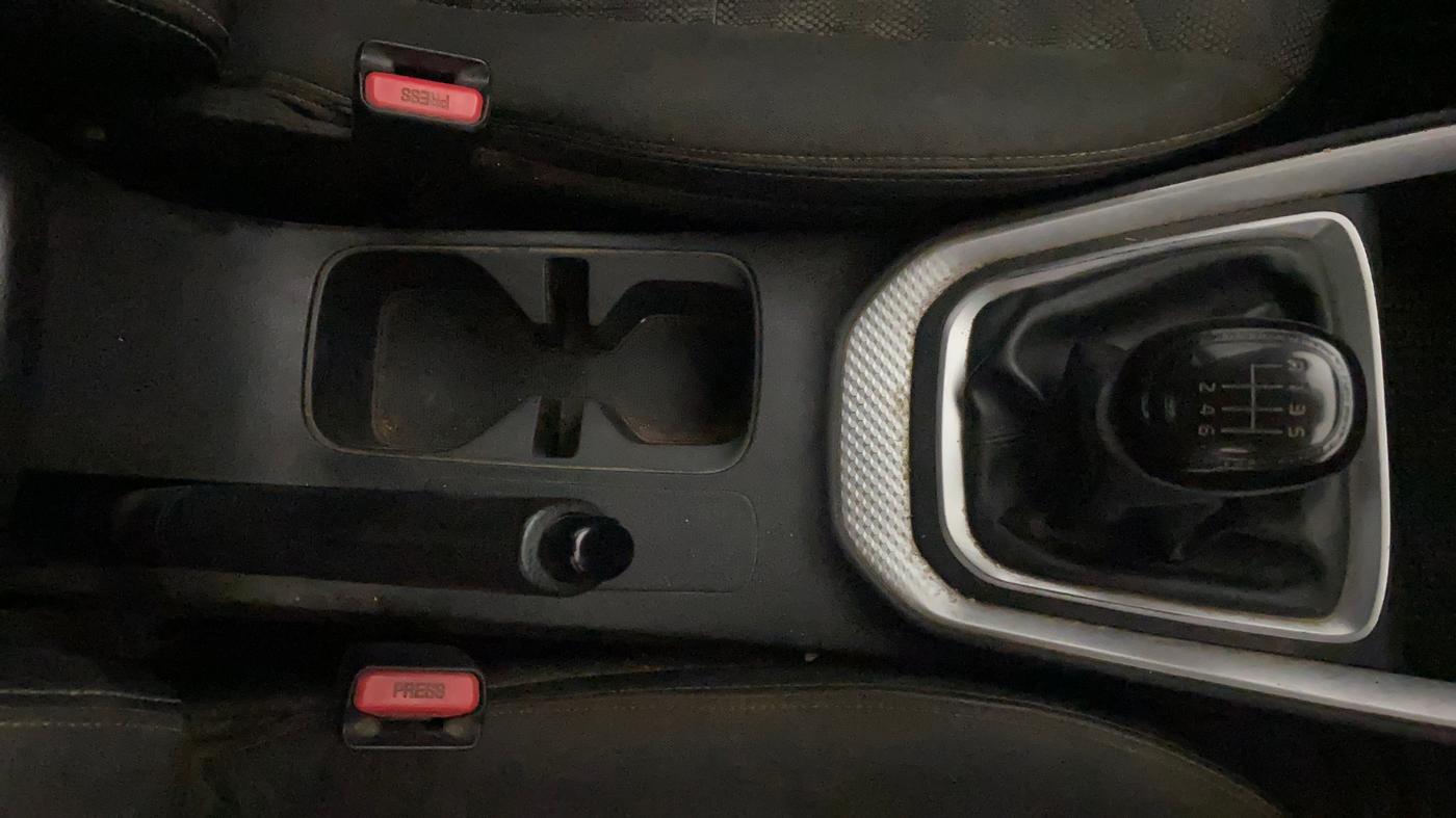 2020 KIA SONET HTK PLUS 1.0 IMT, Petrol, Manual, 1,25,781 km, Gear Lever