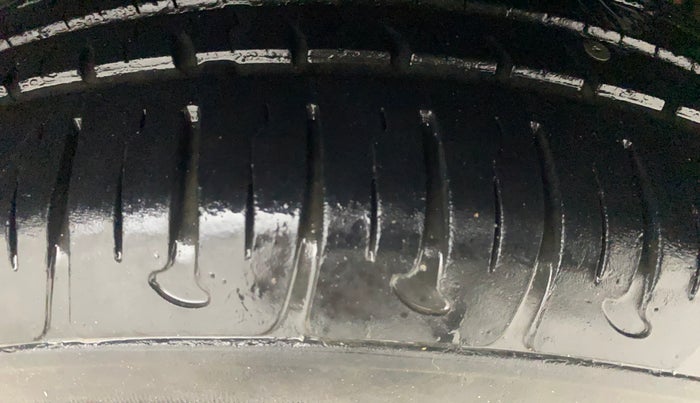 2015 Hyundai Xcent S (O) 1.2, Petrol, Manual, 97,348 km, Left Rear Tyre Tread