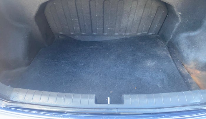 2015 Hyundai Xcent S (O) 1.2, Petrol, Manual, 97,348 km, Boot Inside