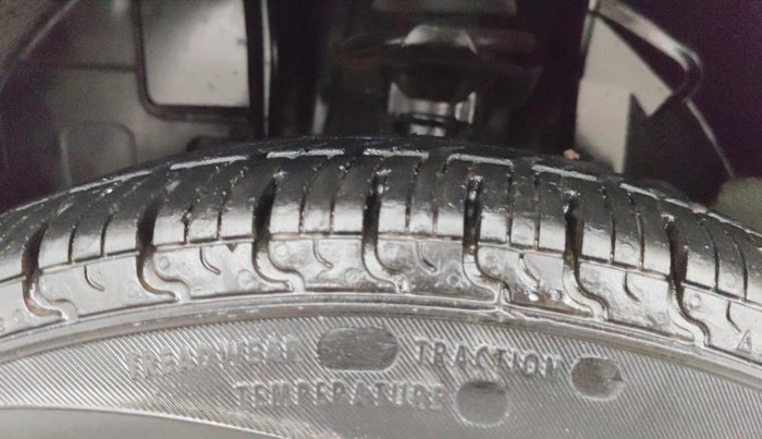 2016 Renault Kwid RXT 0.8, Petrol, Manual, 96,529 km, Left Front Tyre Tread