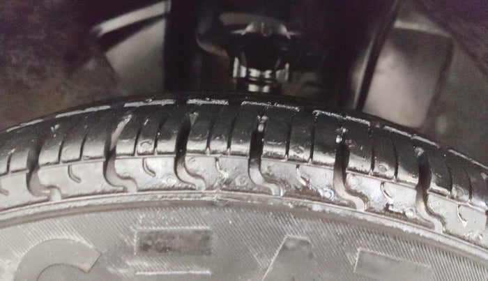 2016 Renault Kwid RXT 0.8, Petrol, Manual, 96,529 km, Right Front Tyre Tread