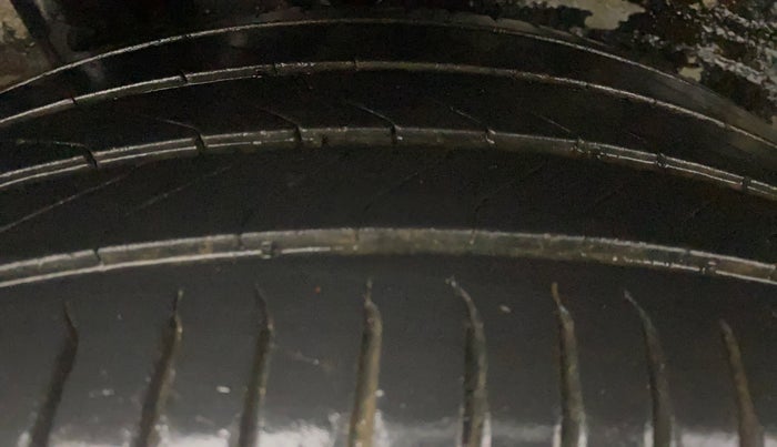 2019 Hyundai VENUE SX PLUS 1.0 TURBO DCT, Petrol, Automatic, 83,923 km, Right Rear Tyre Tread