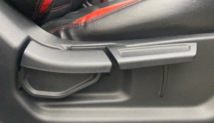 2019 Hyundai VENUE SX PLUS 1.0 TURBO DCT, Petrol, Automatic, 83,923 km, Driver Side Adjustment Panel