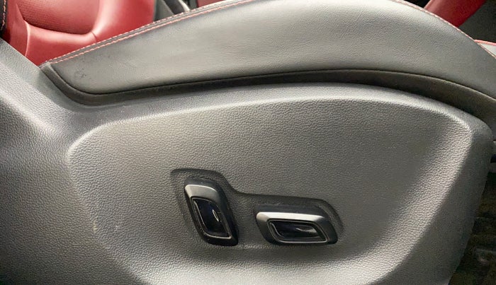 2022 MG ASTOR SAVVY 1.3 TURBO AT S RED, Petrol, Automatic, 36,303 km, Driver Side Adjustment Panel