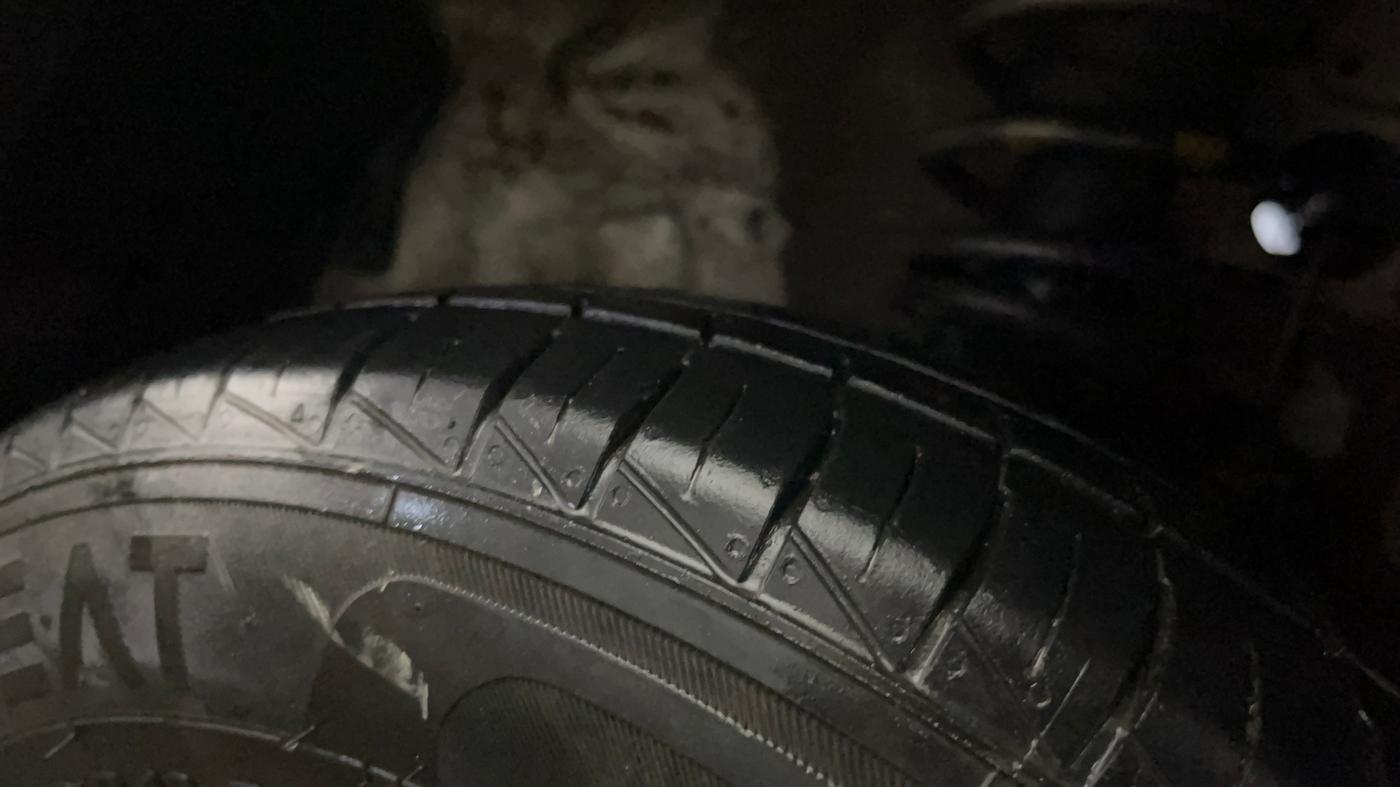 2019 Maruti Alto 800 LXI, Petrol, Manual, 39,820 km, Left Front Tyre Tread
