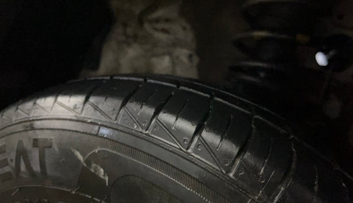 2019 Maruti Alto 800 LXI, Petrol, Manual, 39,876 km, Left Front Tyre Tread