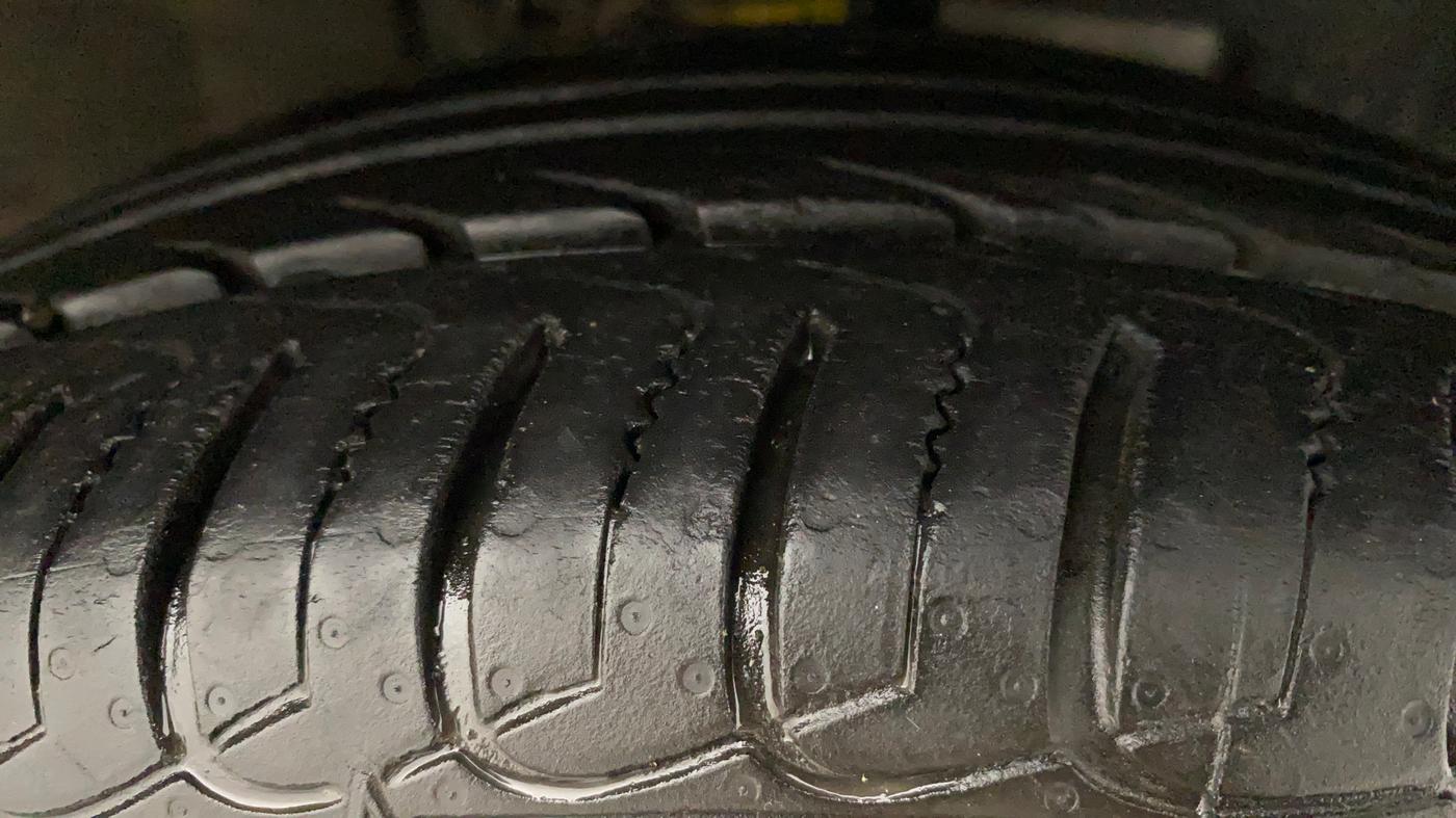 2018 Ford Ecosport TITANIUM 1.5L PETROL, Petrol, Manual, 35,862 km, Right Front Tyre Tread