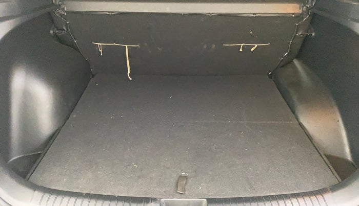 2018 Hyundai Creta SX 1.6 PETROL, Petrol, Manual, 31,505 km, Boot Inside