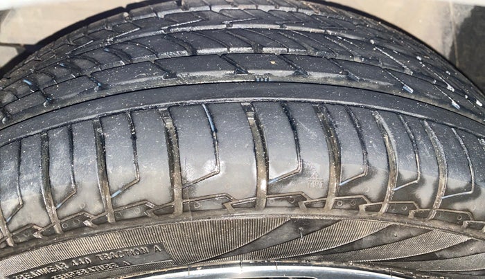 2019 Maruti Baleno ZETA PETROL 1.2, Petrol, Manual, 63,021 km, Left Front Tyre Tread