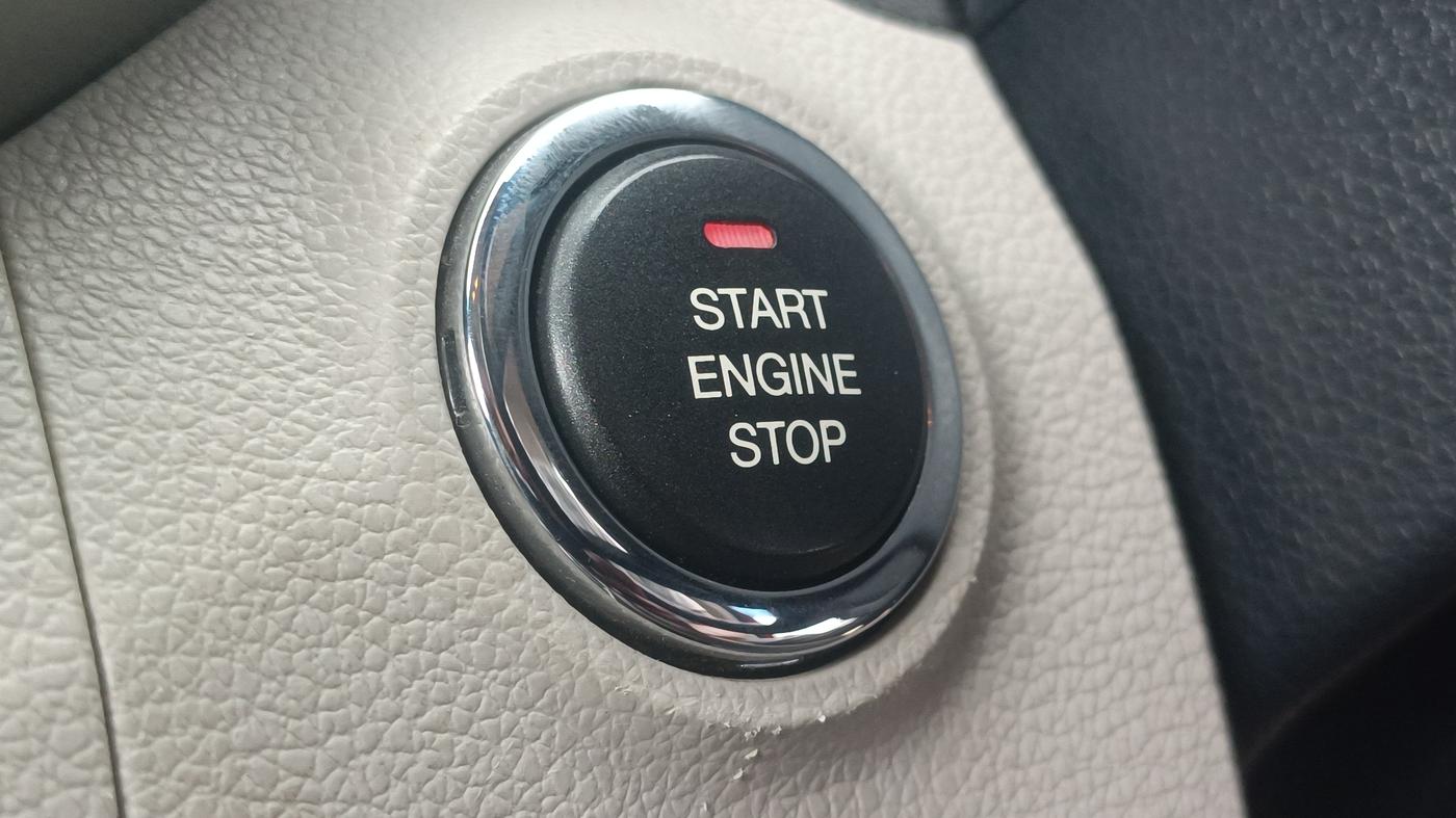 2021 Mahindra XUV300 W8 (O) 1.2 PETROL AMT, Petrol, Automatic, 66,293 km, Keyless Start/ Stop Button