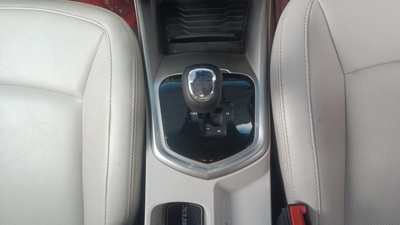 2021 Mahindra XUV300 W8 (O) 1.2 PETROL AMT, Petrol, Automatic, 66,293 km, Gear Lever