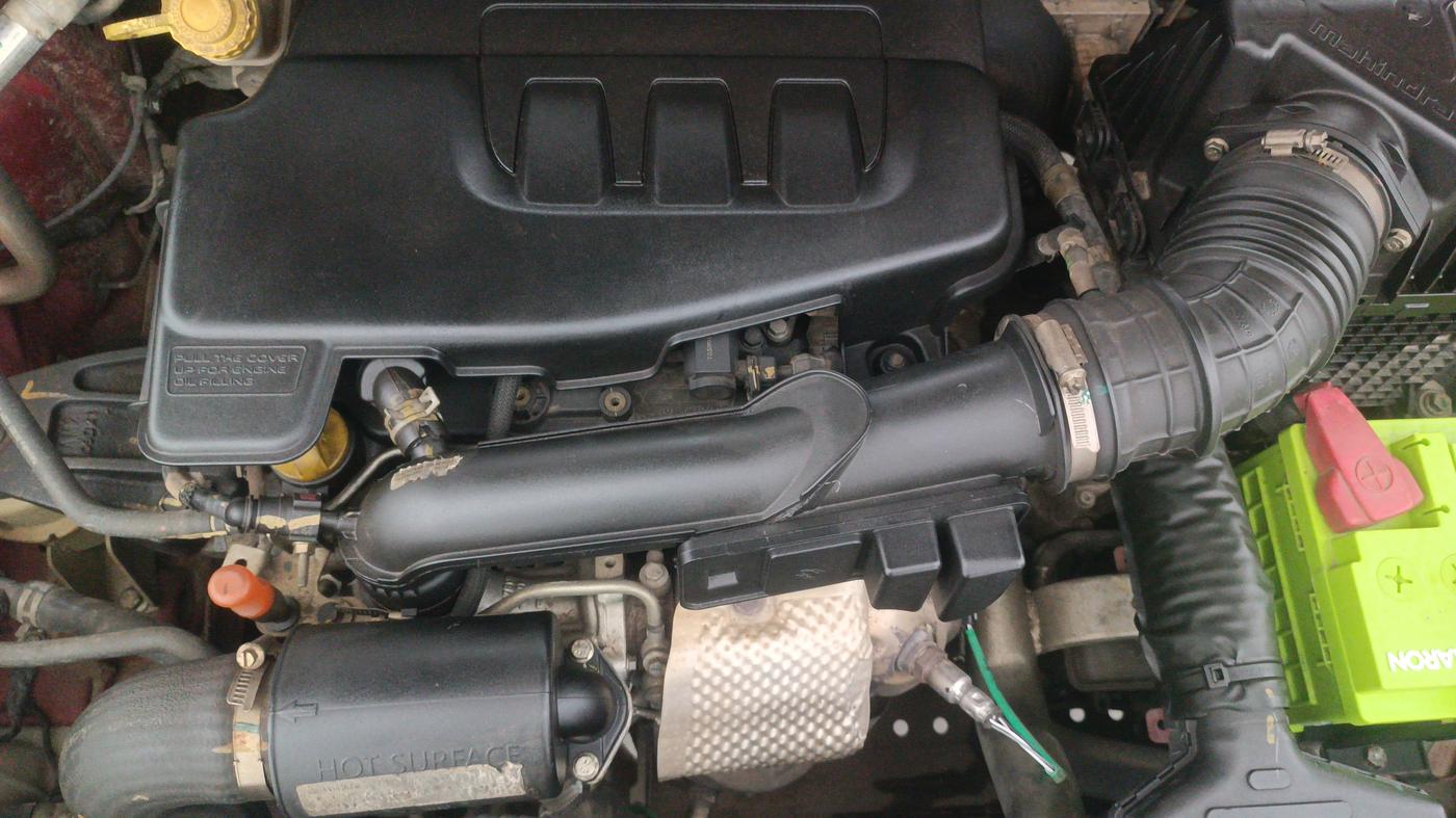 2021 Mahindra XUV300 W8 (O) 1.2 PETROL AMT, Petrol, Automatic, 66,293 km, Engine View