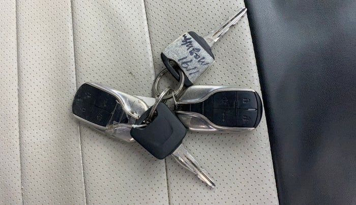 2024 Nissan MAGNITE  XE AMT EZ Shift, Petrol, Automatic, 54,909 km, Key Close Up