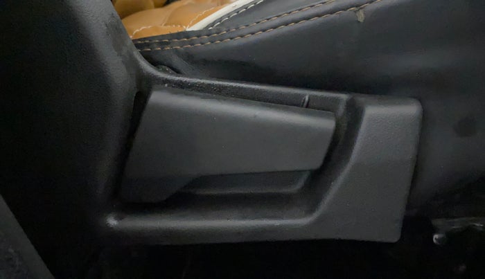 2023 Renault Kiger RXE MT, Petrol, Manual, 21,298 km, Driver Side Adjustment Panel