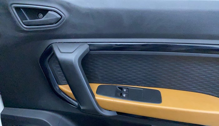 2023 Renault Kiger RXE MT, Petrol, Manual, 21,298 km, Driver Side Door Panels Control