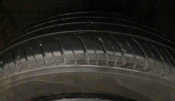 2023 Renault Kiger RXE MT, Petrol, Manual, 21,298 km, Left Rear Tyre Tread