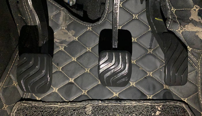 2023 Renault Kiger RXE MT, Petrol, Manual, 21,298 km, Pedals