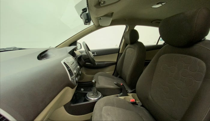 2011 Hyundai i20 MAGNA 1.2, Petrol, Manual, 58,090 km, Right Side Front Door Cabin