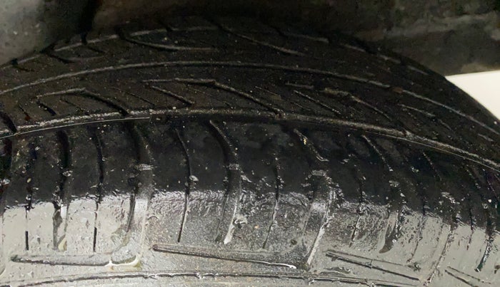 2011 Hyundai i20 MAGNA 1.2, Petrol, Manual, 58,090 km, Left Rear Tyre Tread