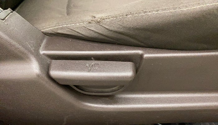2011 Hyundai i20 MAGNA 1.2, Petrol, Manual, 58,090 km, Driver Side Adjustment Panel