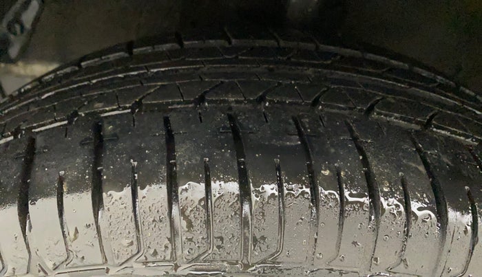 2011 Hyundai i20 MAGNA 1.2, Petrol, Manual, 58,090 km, Left Front Tyre Tread