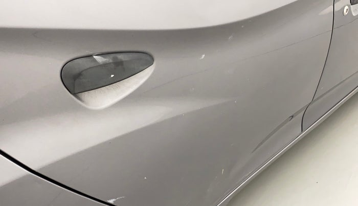 2014 Hyundai Eon MAGNA +, Petrol, Manual, 80,594 km, Right rear door - Minor scratches