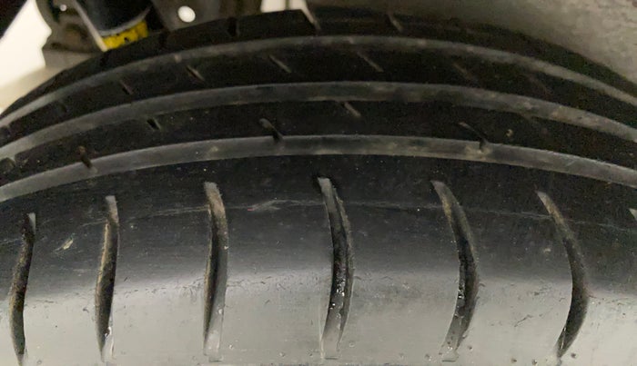 2014 Maruti Wagon R 1.0 VXI, Petrol, Manual, 84,529 km, Right Rear Tyre Tread