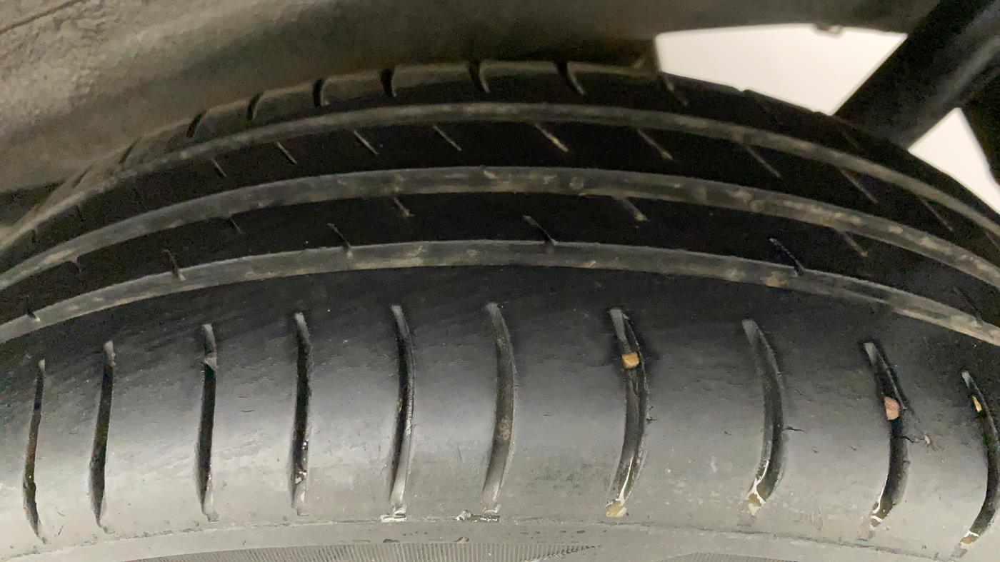 2014 Maruti Wagon R 1.0 VXI, Petrol, Manual, 84,529 km, Left Rear Tyre Tread