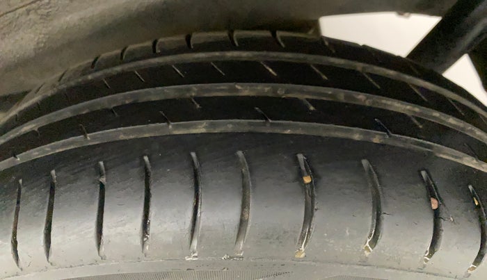 2014 Maruti Wagon R 1.0 VXI, Petrol, Manual, 84,529 km, Left Rear Tyre Tread