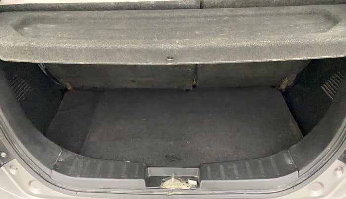 2014 Maruti Wagon R 1.0 VXI, Petrol, Manual, 84,529 km, Boot Inside