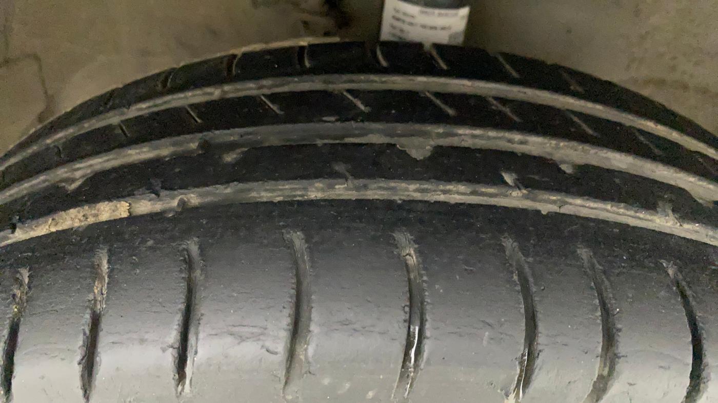 2014 Maruti Wagon R 1.0 VXI, Petrol, Manual, 84,529 km, Right Front Tyre Tread