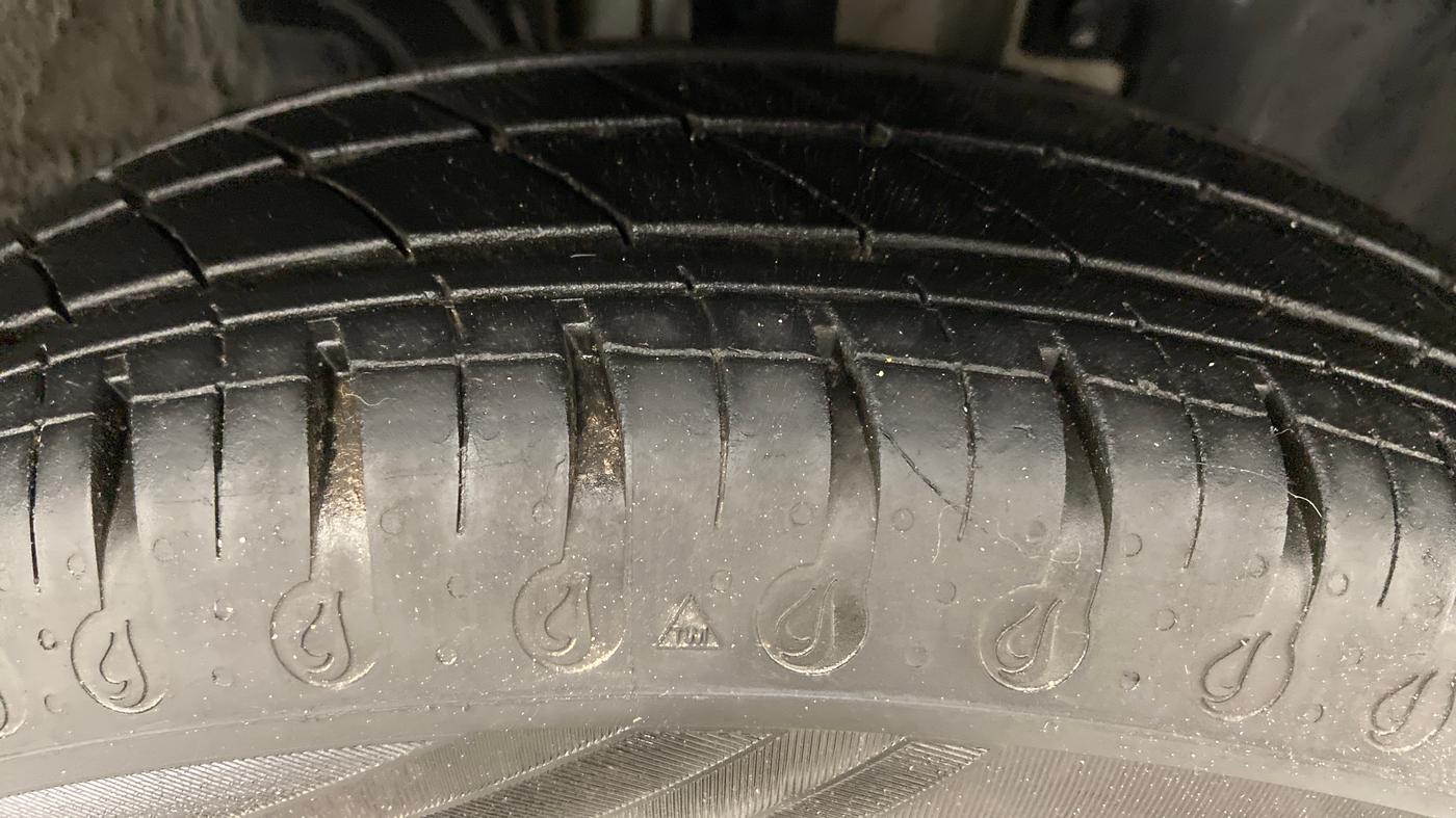 2021 Renault Kwid 1.0 RXT Opt, Petrol, Manual, 10,509 km, Right Front Tyre Tread