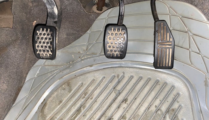 2013 Chevrolet Beat LT DIESEL, Diesel, Manual, 86,724 km, Pedals