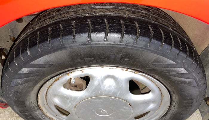 2013 Chevrolet Beat LT DIESEL, Diesel, Manual, 86,724 km, Left Front Tyre Tread