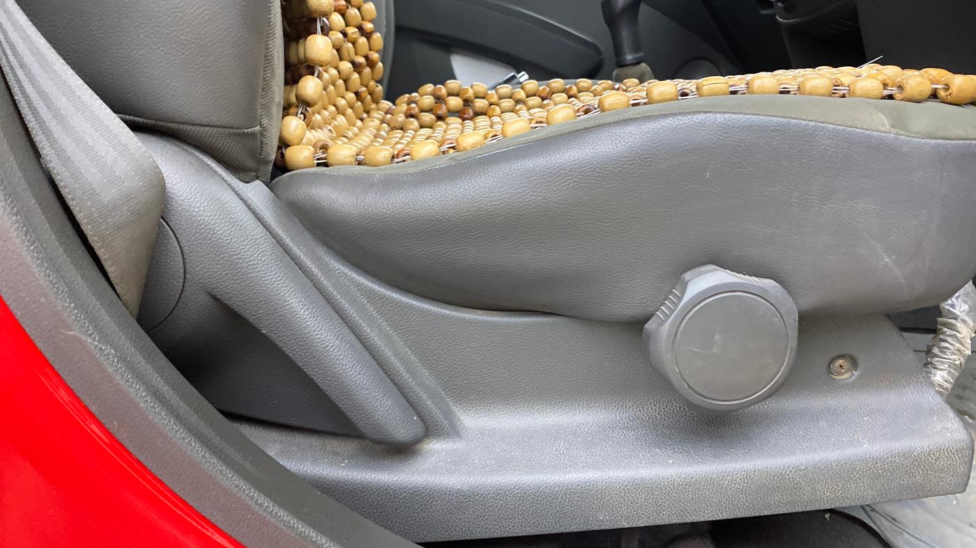 2013 Chevrolet Beat LT DIESEL, Diesel, Manual, 86,758 km, Driver Side Adjustment Panel