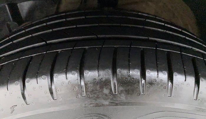 2021 MG HECTOR SHARP DCT PETROL, Petrol, Automatic, 12,463 km, Left Front Tyre Tread