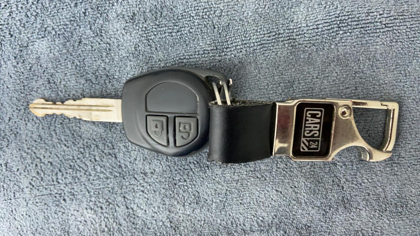 2014 Maruti Swift VXI D, Petrol, Manual, 92,380 km, Key Close Up
