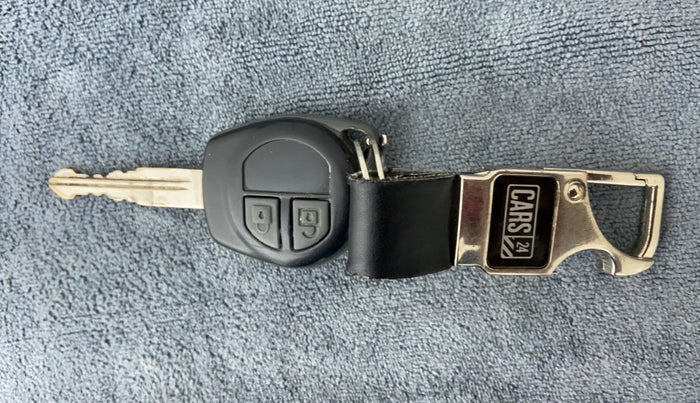 2014 Maruti Swift VXI D, Petrol, Manual, 92,380 km, Key Close Up