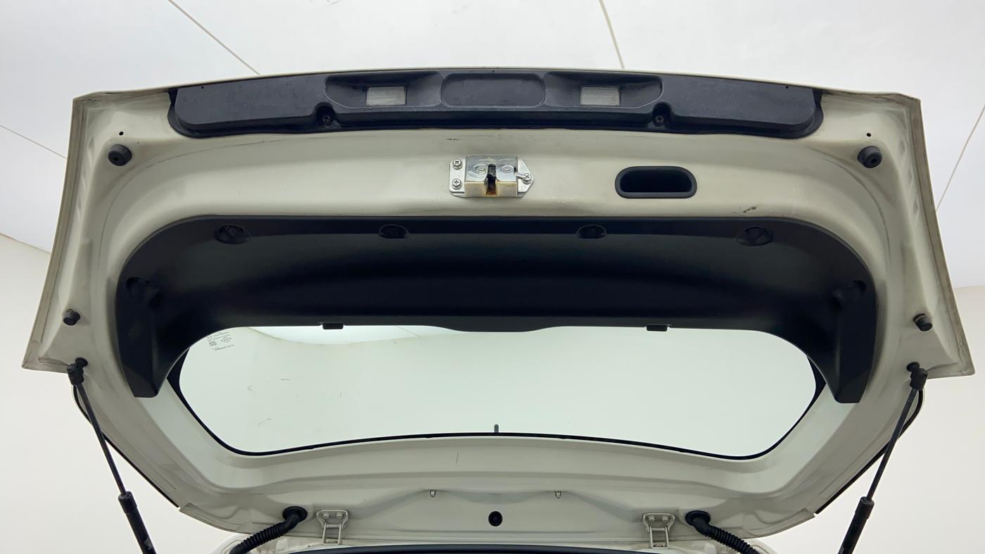2014 Maruti Swift VXI D, Petrol, Manual, 92,380 km, Boot Door Open