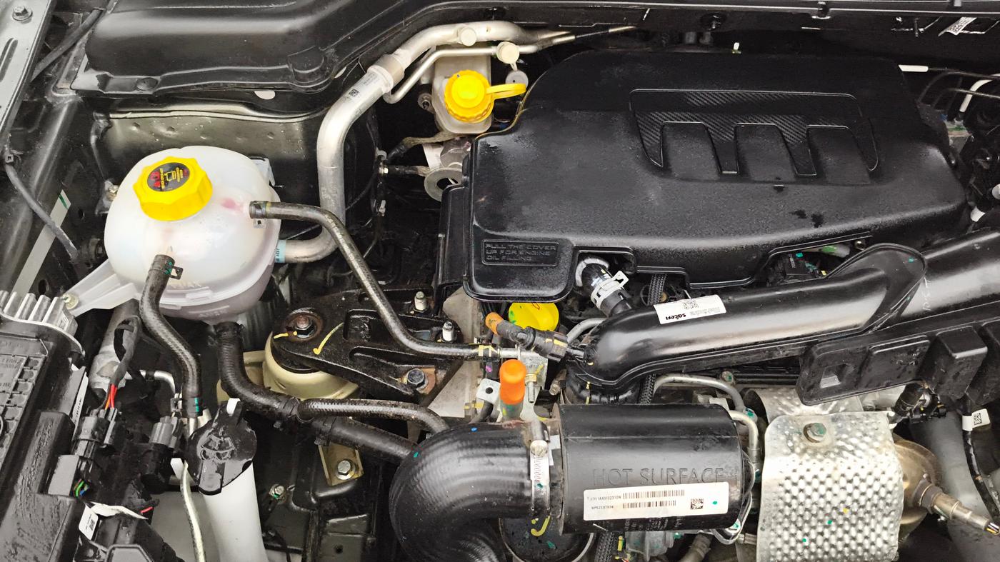 2025 Mahindra XUV 3XO AX5 1.2 L TCMPFi, Petrol, Manual, 7,039 km, Engine View - Right