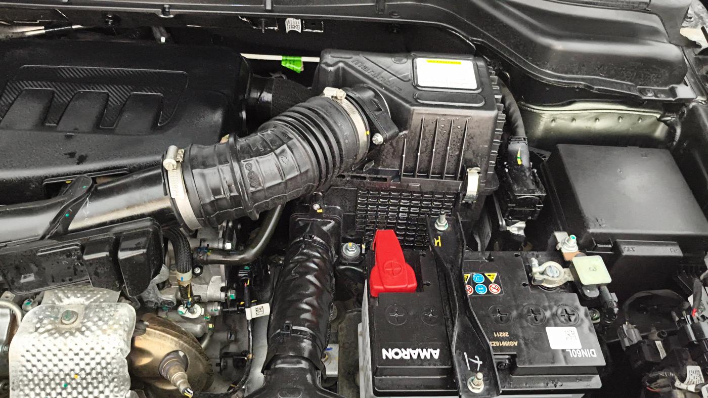 2025 Mahindra XUV 3XO AX5 1.2 L TCMPFi, Petrol, Manual, 7,039 km, Engine View - Left