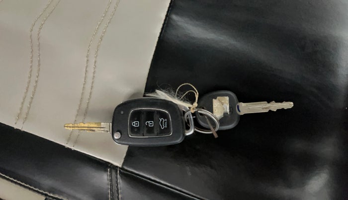 2021 Hyundai GRAND I10 NIOS SPORTZ AMT 1.2 KAPPA VTVT, Petrol, Automatic, 72,678 km, Key Close Up