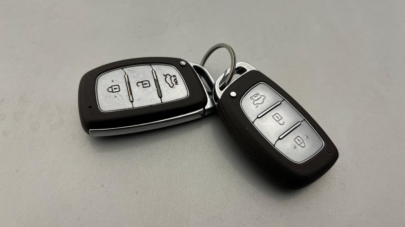 2015 Hyundai Verna FLUIDIC 4S 1.6 VTVT S(O), Petrol, Manual, 69,353 km, Key Close Up