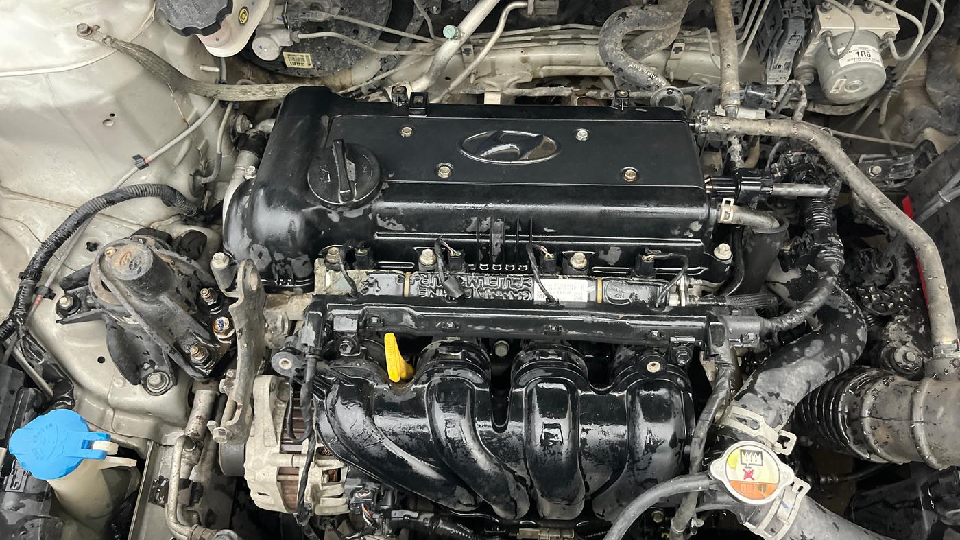 2015 Hyundai Verna FLUIDIC 4S 1.6 VTVT S(O), Petrol, Manual, 69,353 km, Engine View