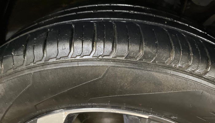 2020 Hyundai VENUE SX 1.0 TURBO IMT, Petrol, Manual, 1,19,631 km, Right Rear Tyre Tread