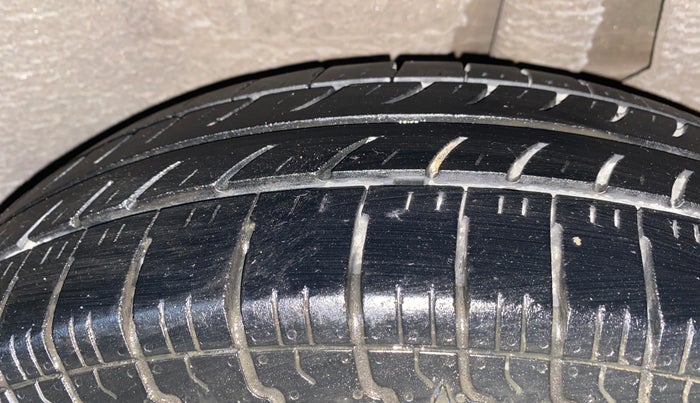 2017 Maruti Dzire VDI, Diesel, Manual, 78,458 km, Left Rear Tyre Tread