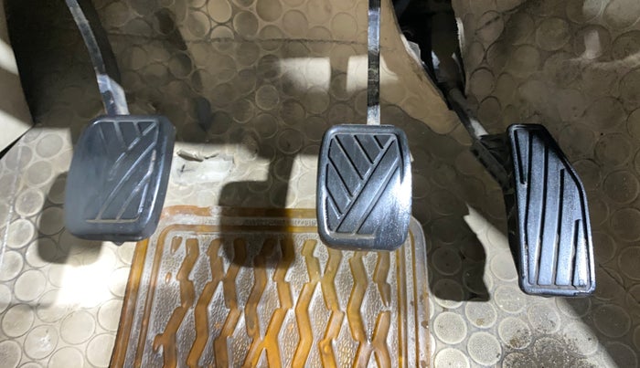 2017 Maruti Dzire VDI, Diesel, Manual, 78,458 km, Pedals