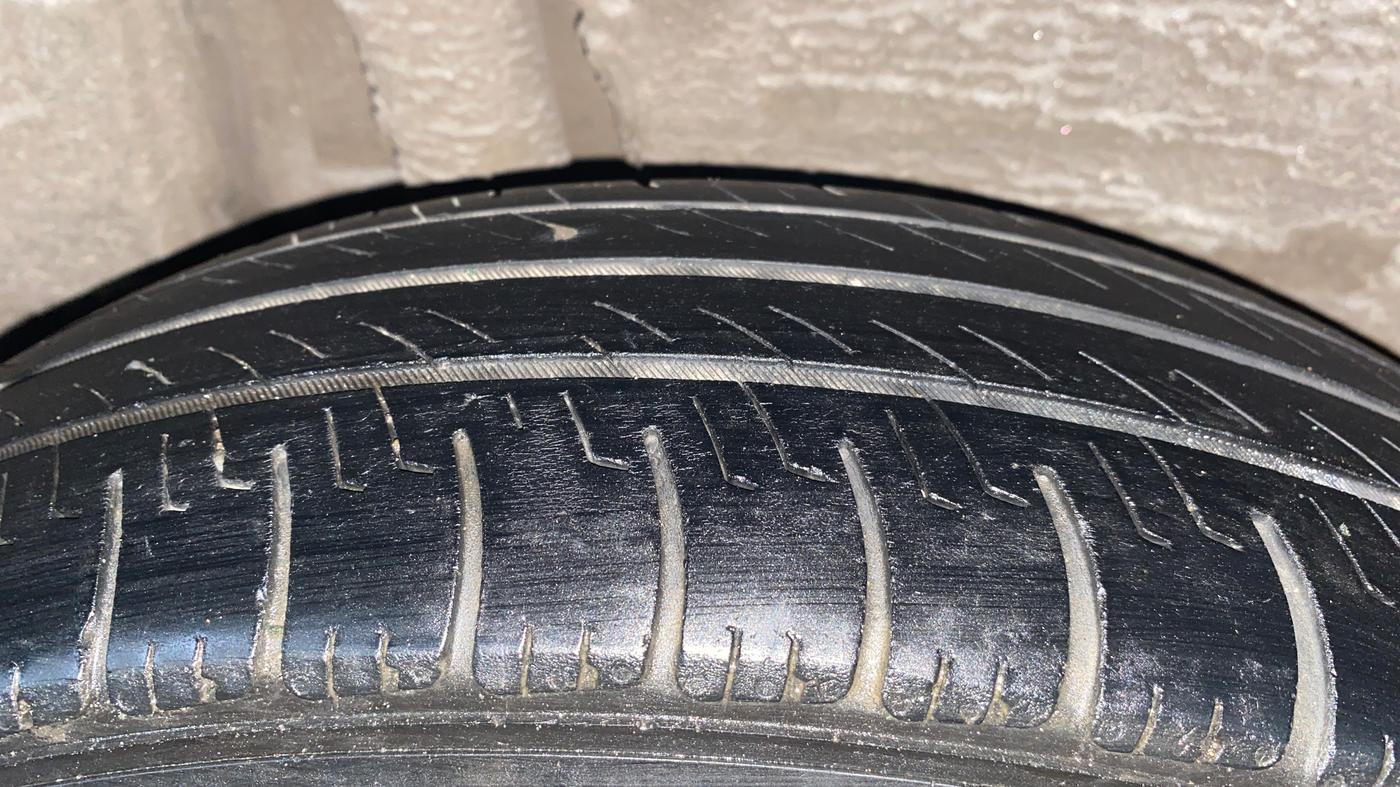2017 Maruti Dzire VDI, Diesel, Manual, 78,458 km, Right Rear Tyre Tread